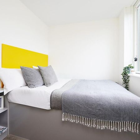 For Students Only Ensuite Bedrooms With Shared Kitchen At Cathedral Point In Вінчестер Екстер'єр фото